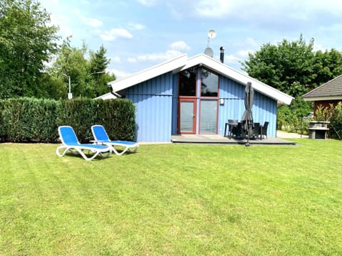Ferienhaus am See (1 bis 4 Personen), Tretboot, Sauna, Whirlpool, Kamin House in Drenthe (province)