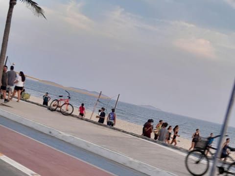 Hostel em Itaipuaçu próximo a praia e terminal rua um Hostel in Niterói