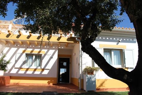 Facade/entrance, Garden, Balcony/Terrace