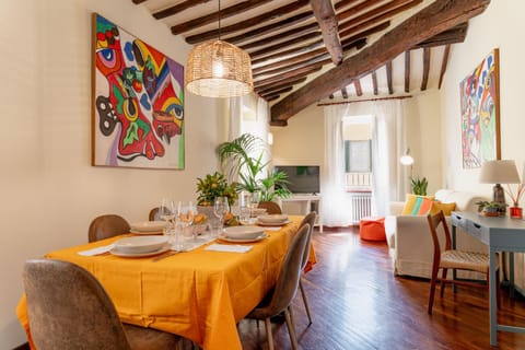Living room, Seating area, Dining area