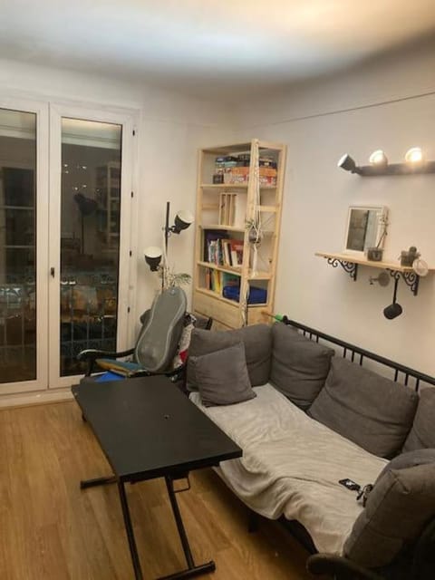 Lumineux et spacieux à 4 min de Montparnasse Apartment in Vanves