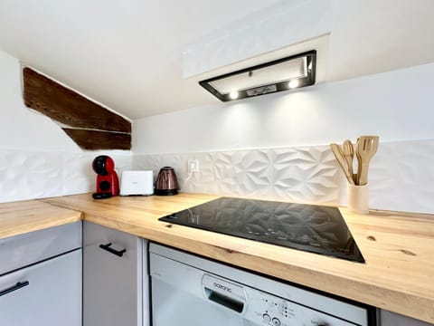 Kitchen or kitchenette, minibar, pet friendly, stove