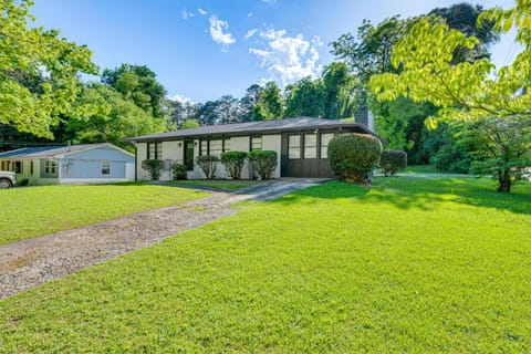 Chic College Park Cottage about 2 Mi to Main Street! House in College Park