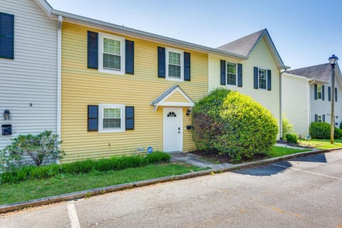 Welcoming Townhome half Mi to Downtown Smyrna House in Smyrna