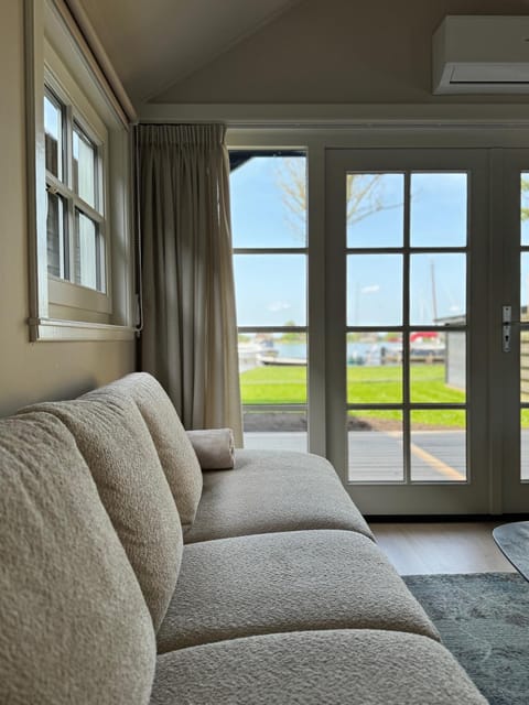 View (from property/room), Living room, Seating area