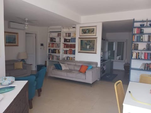 AffittaSardegna-Quadri Sa Prama Apartment in Cala Liberotto