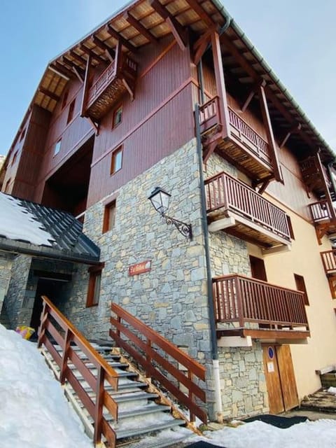 Oz en oisan APPART 6-8 PERS CHALET DES NEIGES Piscine -Sauna Apartment in Oz