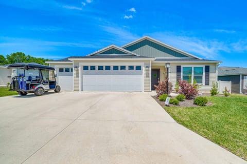 The Villages Home with Furnished Lanai and Golf Cart! Maison in The Villages