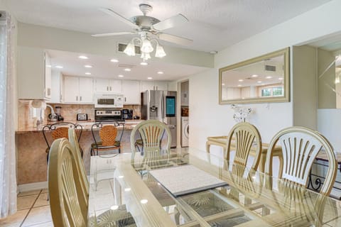 Mesa Home with Community Pools Pets Welcome! Maison in Dobson Ranch