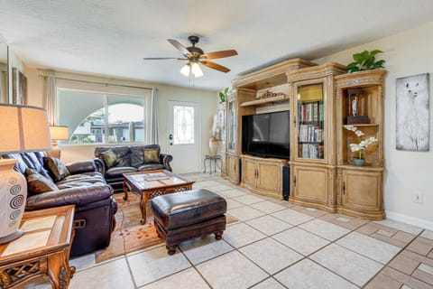 Mesa Home with Community Pools Pets Welcome! Maison in Dobson Ranch
