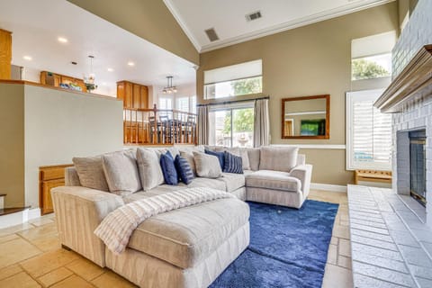Expansive Tracy Home with Private Pool and Fire Pit! Haus in Tracy