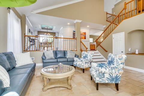 Expansive Tracy Home with Private Pool and Fire Pit! Casa in Tracy