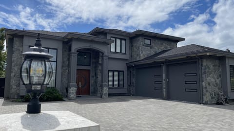 Home In Vancouver House in Richmond