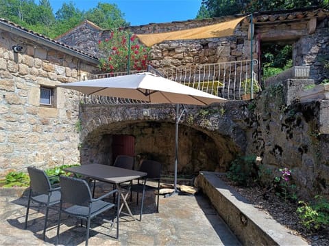 Patio, Dining area