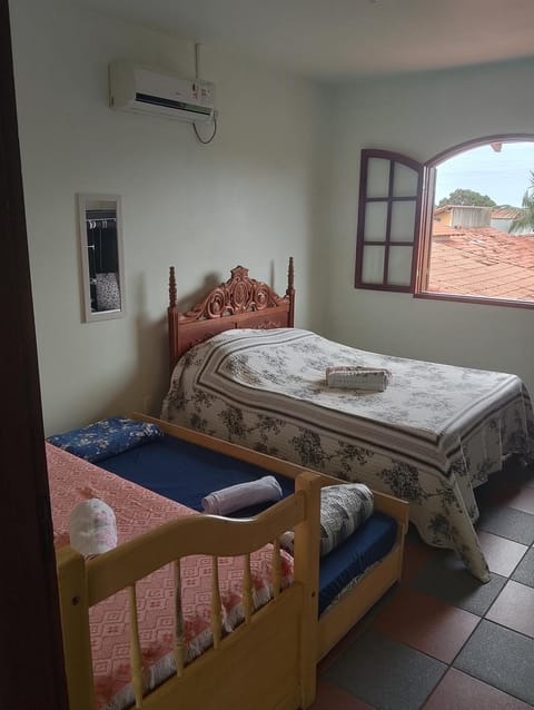 Bed, Photo of the whole room, Bedroom, bunk bed, towels