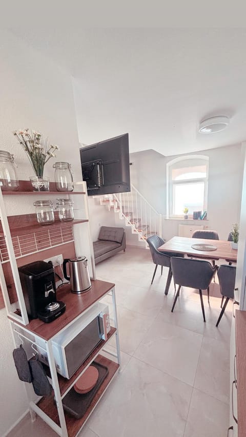 Nisay Home - City House - Central Location - 5 Rooms Apartment in Ludwigsburg