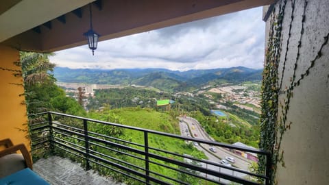 Nearby landmark, Day, Natural landscape, View (from property/room), Balcony/Terrace, Balcony/Terrace, Lake view, Mountain view