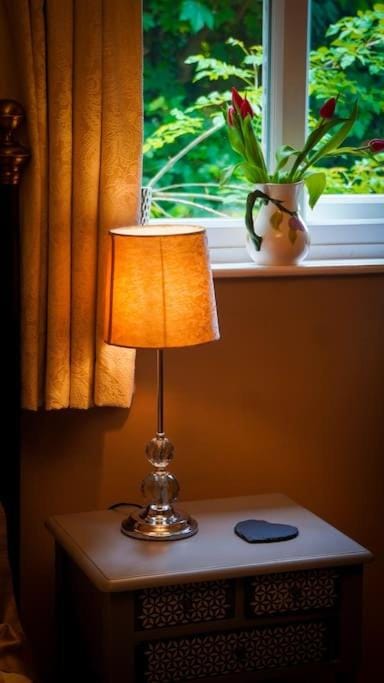 Country Cottage Annex (The Cwtch) Apartment in Llanfoist Fawr