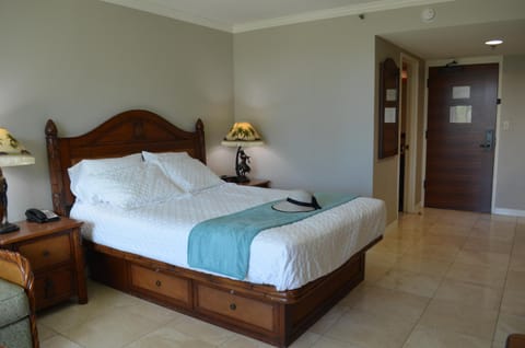 Luana Waikiki Hotel Unit - Free parking no other fees beyond booking sleeps up to 4 Hotel in McCully-Moiliili