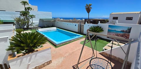 Pool view, Sea view, Swimming pool, sunbed