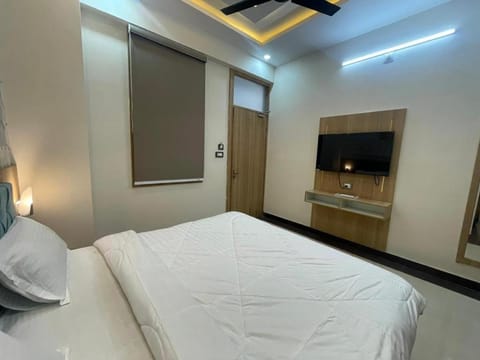 Hotel Abhinandan Palace Apartment in Gujarat