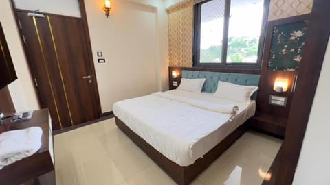 Hotel Abhinandan Palace Apartment in Gujarat