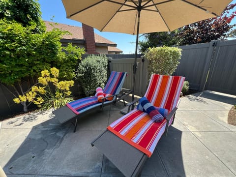 Garden, Garden view, Pool view, Swimming pool, sunbed