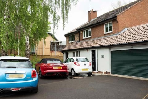 Property building, Neighbourhood, Street view, Parking