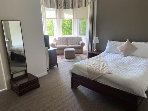 The Strathearn Hotel | Kirkcaldy | VacationRenter