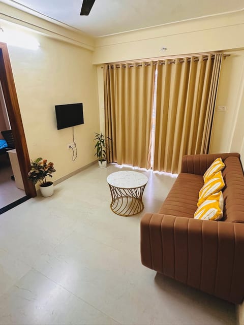 Communal lounge/ TV room, TV and multimedia, Living room, Seating area, Evening entertainment