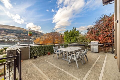 Patio, BBQ facilities, Hot Tub, View (from property/room), Dining area, Lake view, Mountain view, furniture