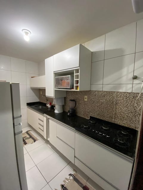 Kitchen or kitchenette, dishwasher, stove