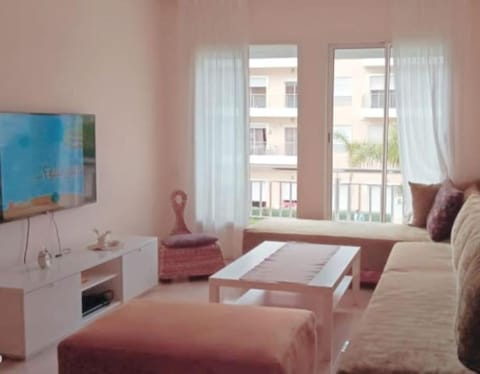 الهدوء والاستقلالية والراحة أهم مميزات هذه الشقة Apartment in Bouznika