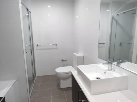 2 Bedroom near Nepean Hospital & Penrith Town Apartment in Penrith