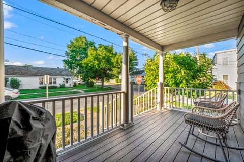 Luxury on Lincoln Home by Saratoga Stays House in Saratoga Springs