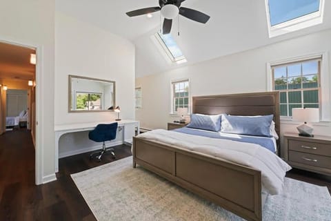 Skylight Suites by Saratoga Stays House in Saratoga Springs