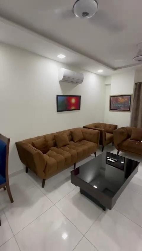 Your Luxury Oasis, 2-Bed Apartment Apartment in Lahore