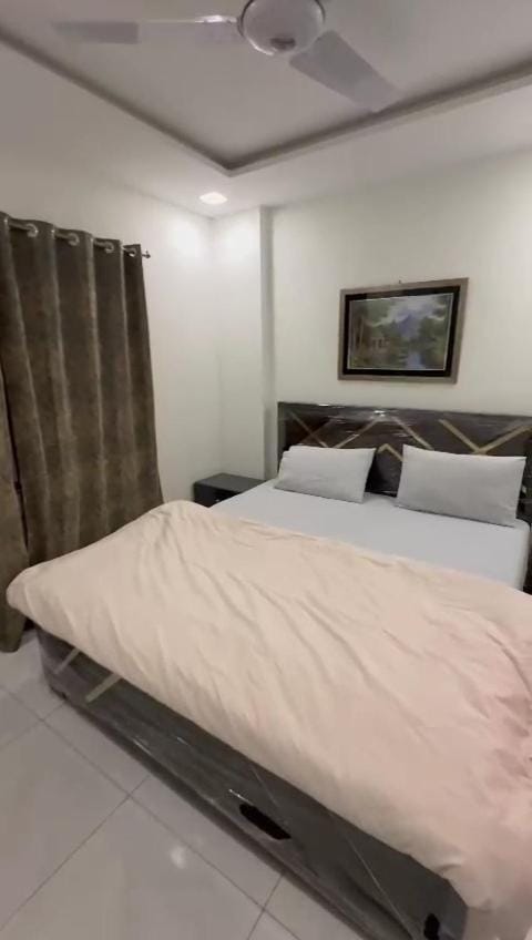 Your Luxury Oasis, 2-Bed Apartment Apartment in Lahore