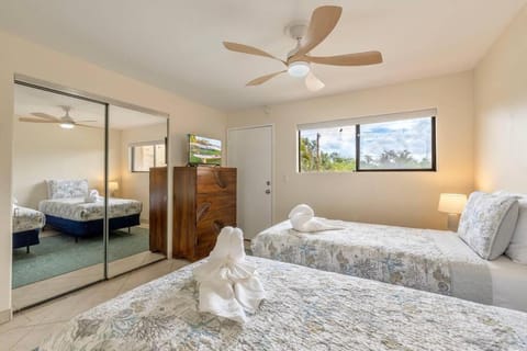 Kihei Beach Resort 301- Oceanfront 2 bedroom 2bath condo on 6 mile beach Condo in Kalaepohaku