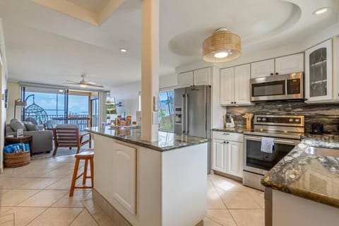 Kihei Beach Resort 301- Oceanfront 2 bedroom 2bath condo on 6 mile beach Condo in Kalaepohaku