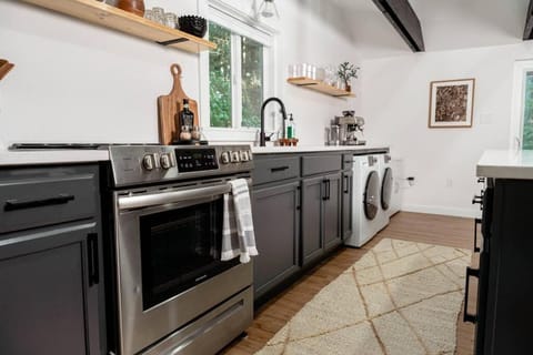 Kitchen or kitchenette, oven, stove