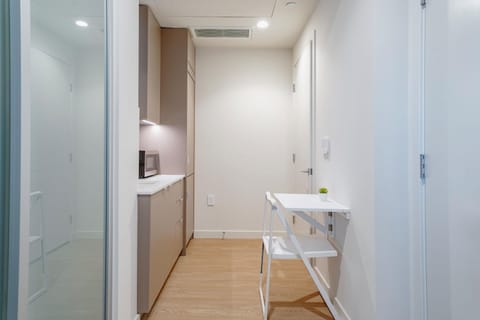 Modern & Minimalist Coliving Suite close to UCLA Copropriété in Sawtelle Japantown