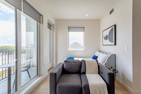 Cozy Coliving Suite w Full Bedroom Near UCLA Condominio in Sawtelle Japantown