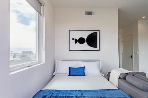 Cozy Coliving Suite w Full Bedroom Near UCLA Eigentumswohnung in Sawtelle Japantown