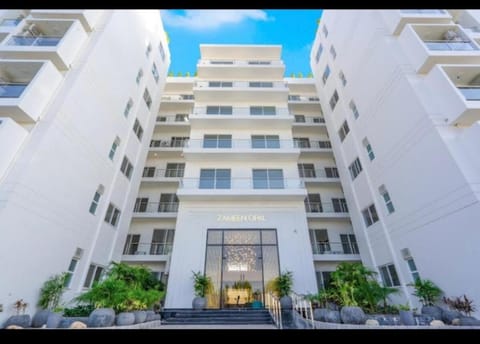 Property building, Facade/entrance