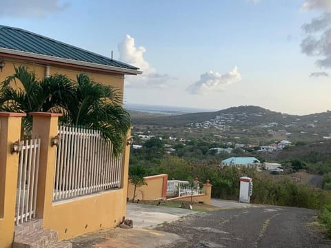 Rest AND Relax-C Apartment in St. Croix