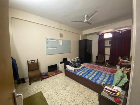 Independent Spacious Fully Furnished Room in House Vacation rental in New Delhi