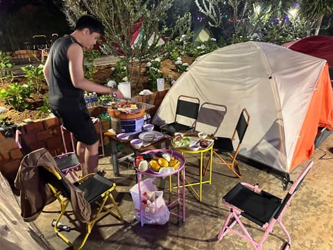 BBQ facilities, Dining area