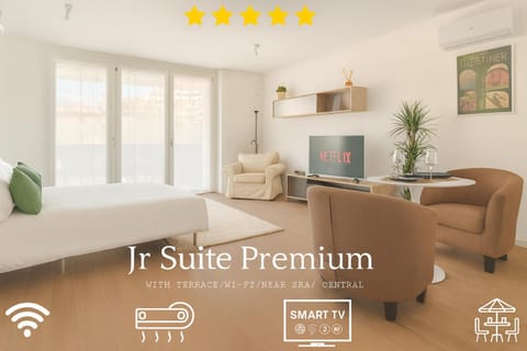 Communal lounge/ TV room, Bed, TV and multimedia, Photo of the whole room, Evening entertainment, Bedroom