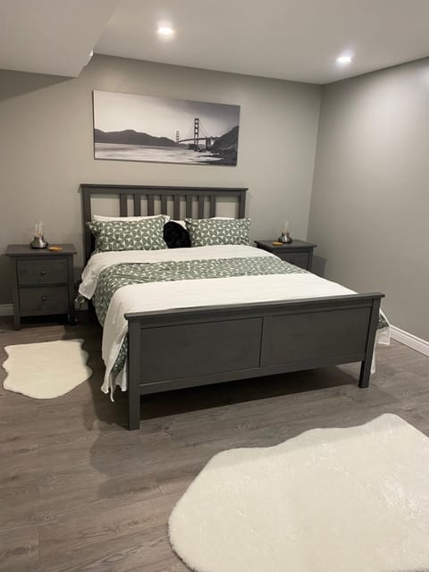 Brand new apartment with private entrance and patio Apartamento in Guelph